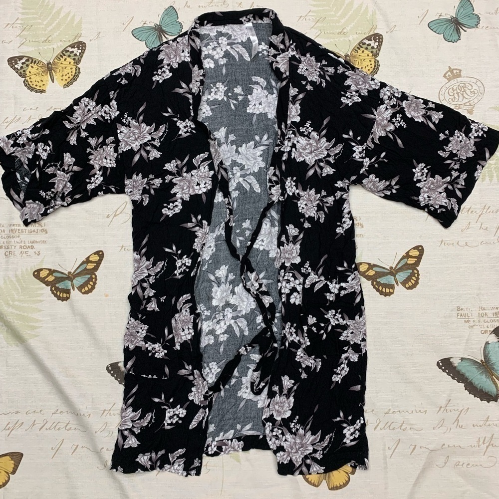 Spiritual gangster floral kimono‎ OS